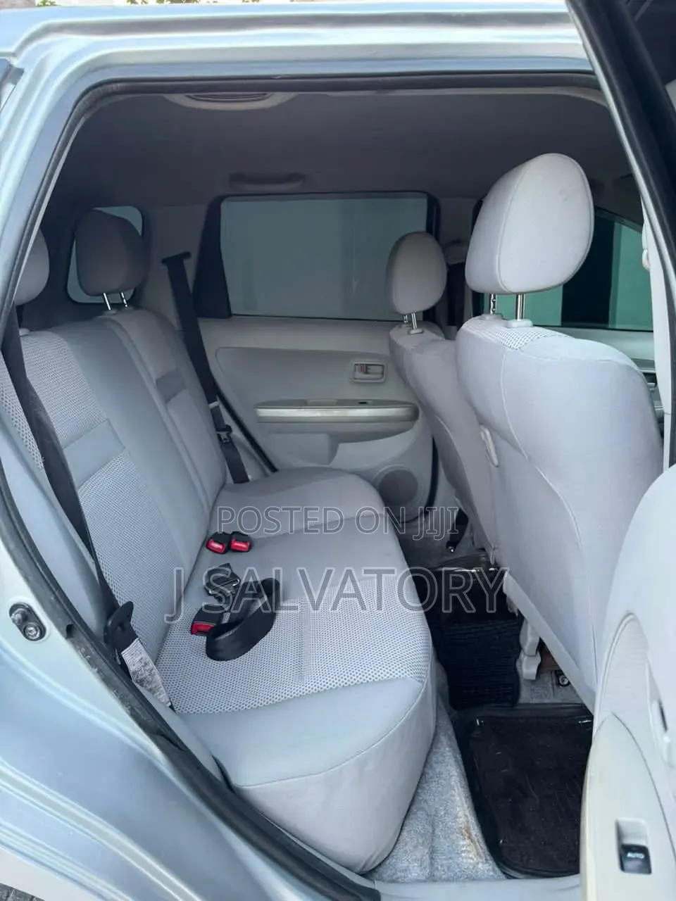 Toyota IST 2004 Silver