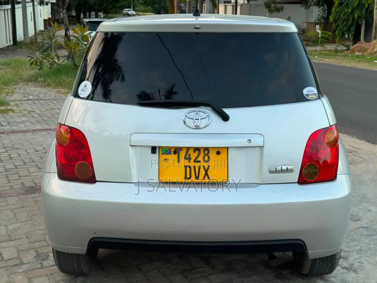 Toyota IST 2004 Silver