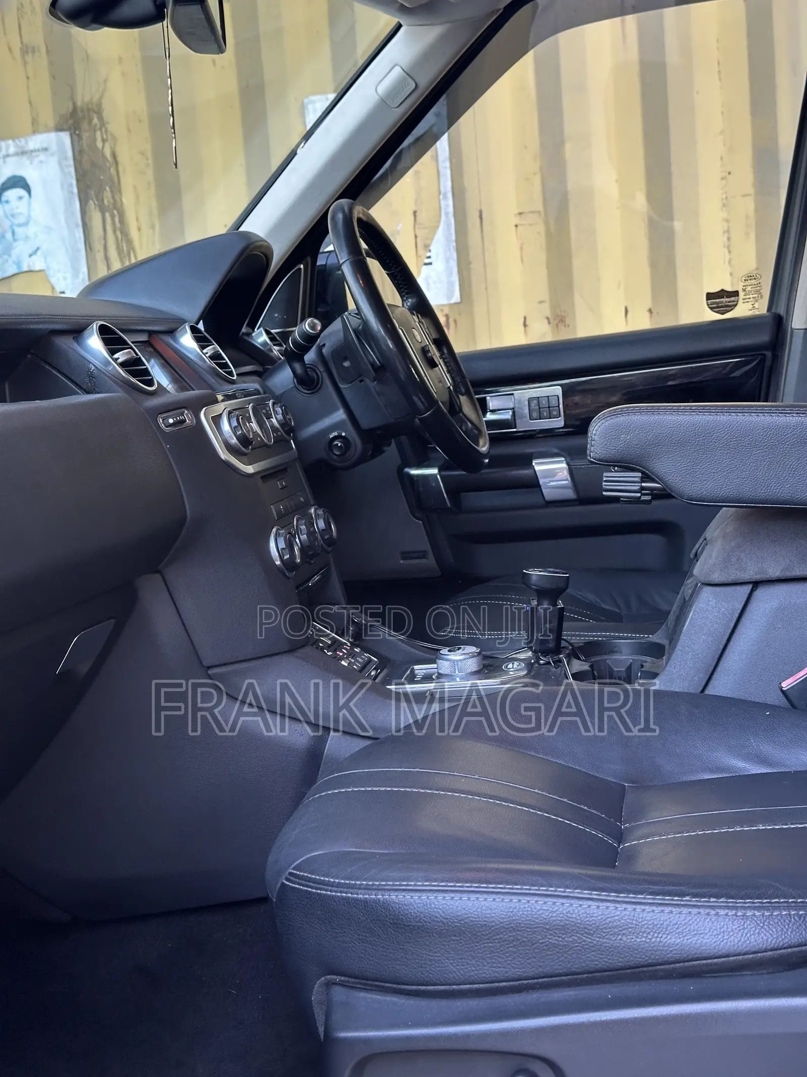 Land Rover Discovery 2015 Black