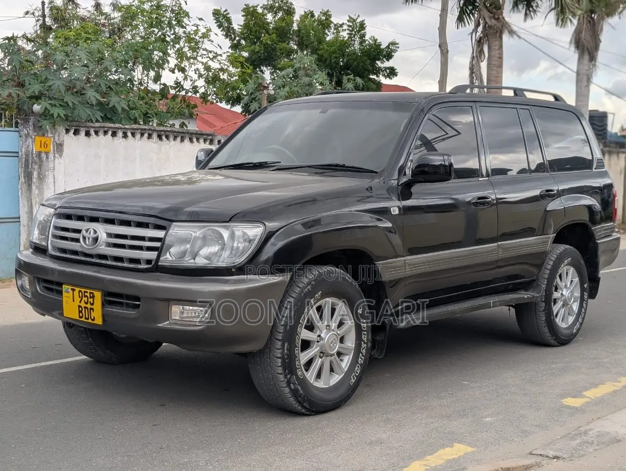 Toyota Land Cruiser 2005 Black