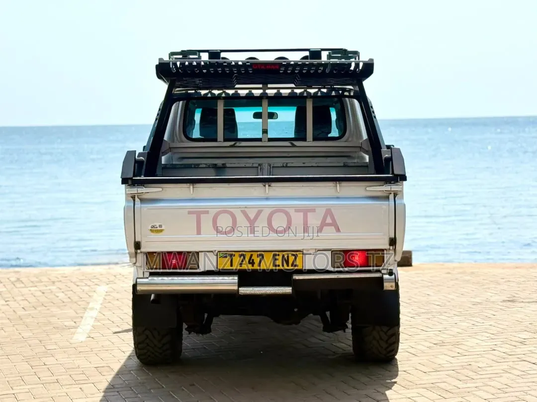 Toyota Land Cruiser 2020 Silver