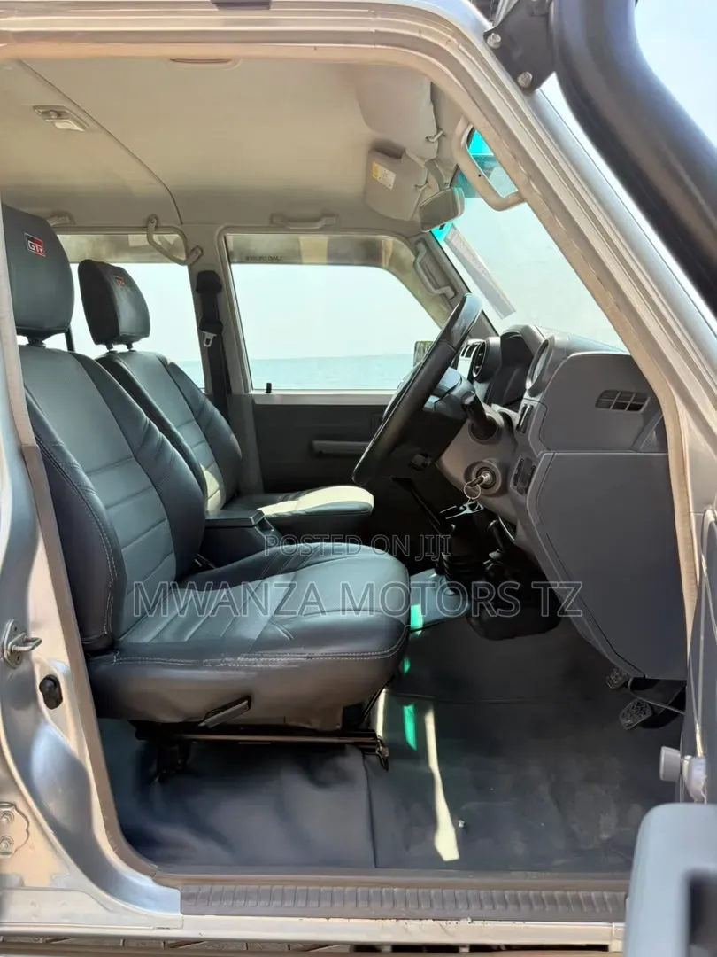 Toyota Land Cruiser 2020 Silver