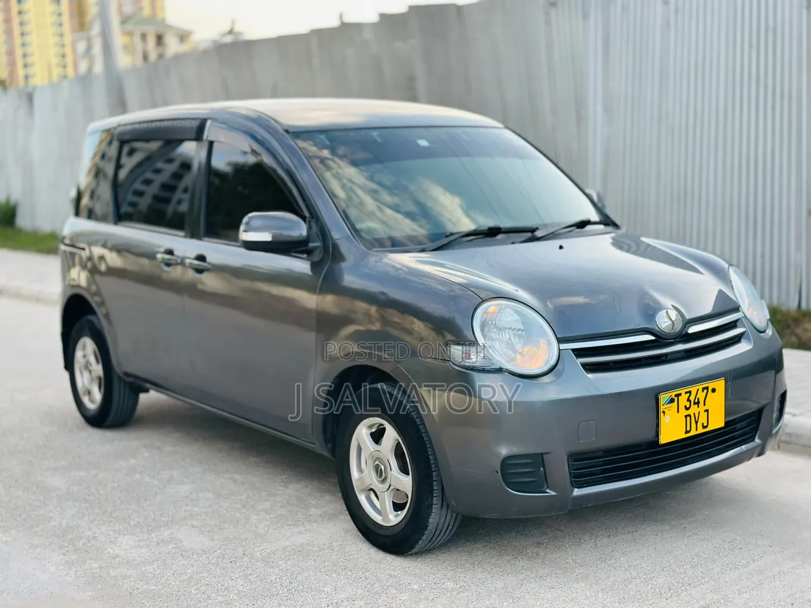 Toyota Sienta 2006 Gray