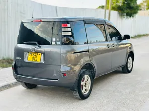 Toyota Sienta 2006 Gray