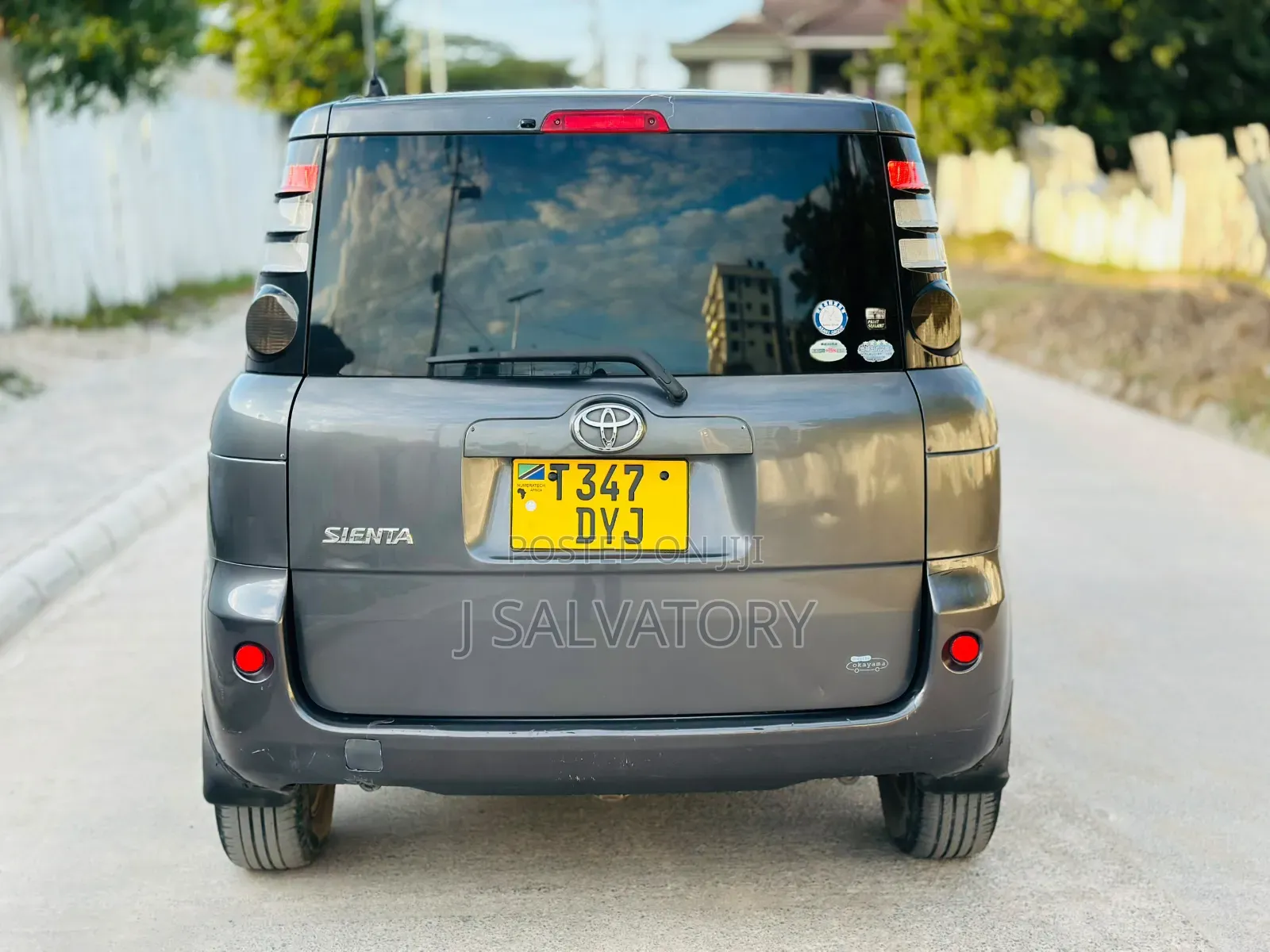 Toyota Sienta 2006 Gray