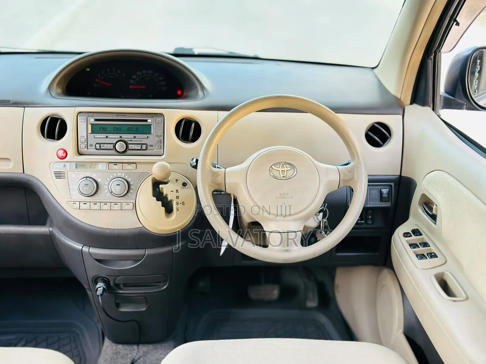 Toyota Sienta 2006 Gray