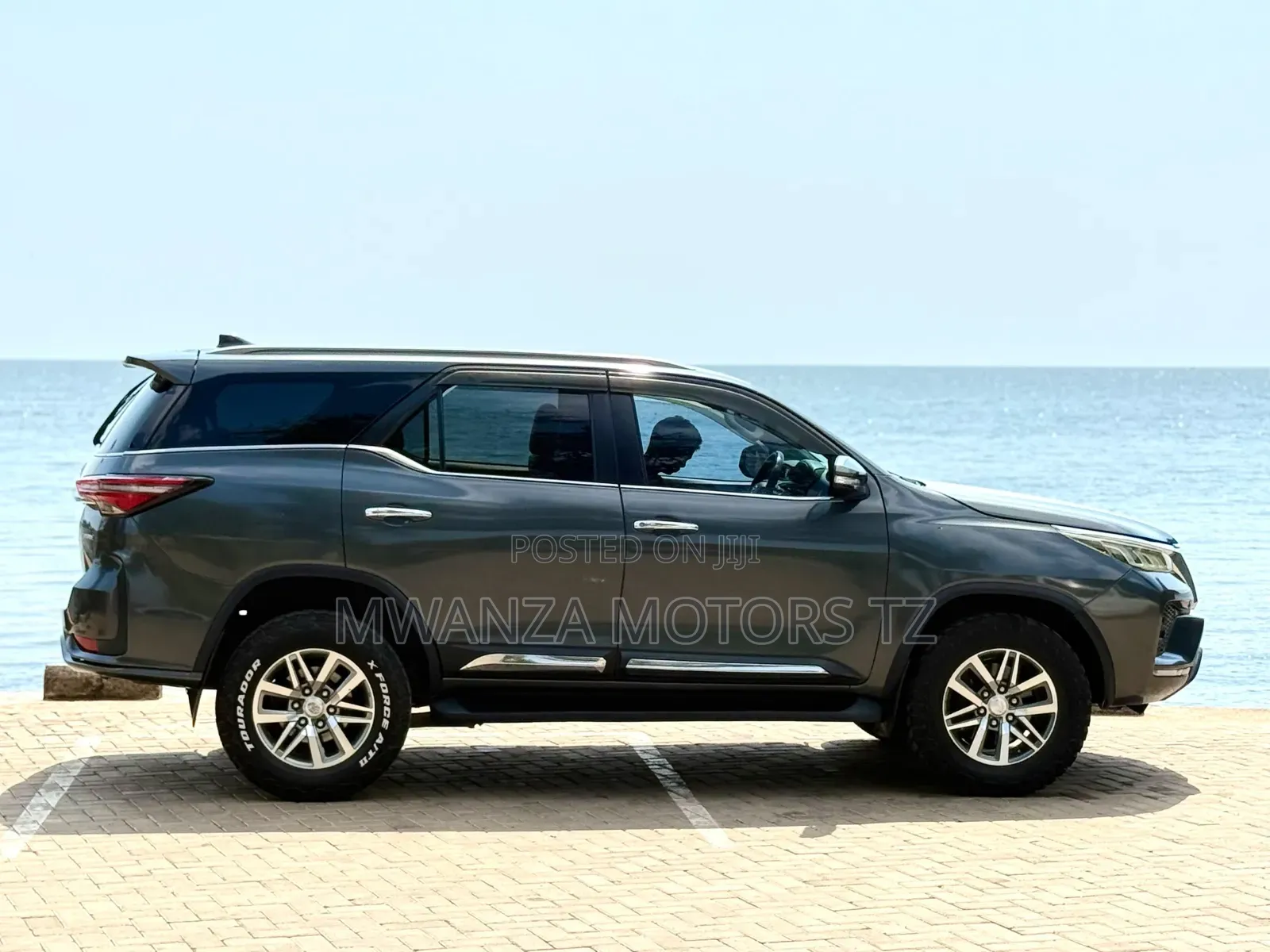 Toyota Fortuner 2016 Black