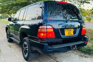 Toyota Land Cruiser 2006 Blue
