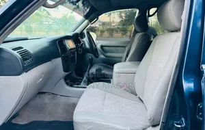 Toyota Land Cruiser 2006 Blue
