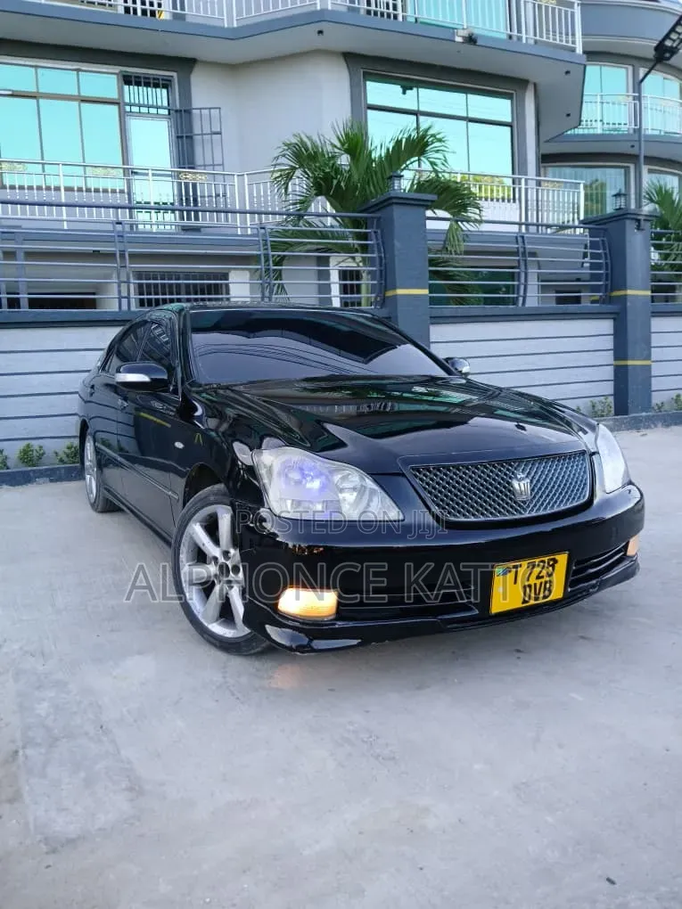 Toyota Crown 2006 Black