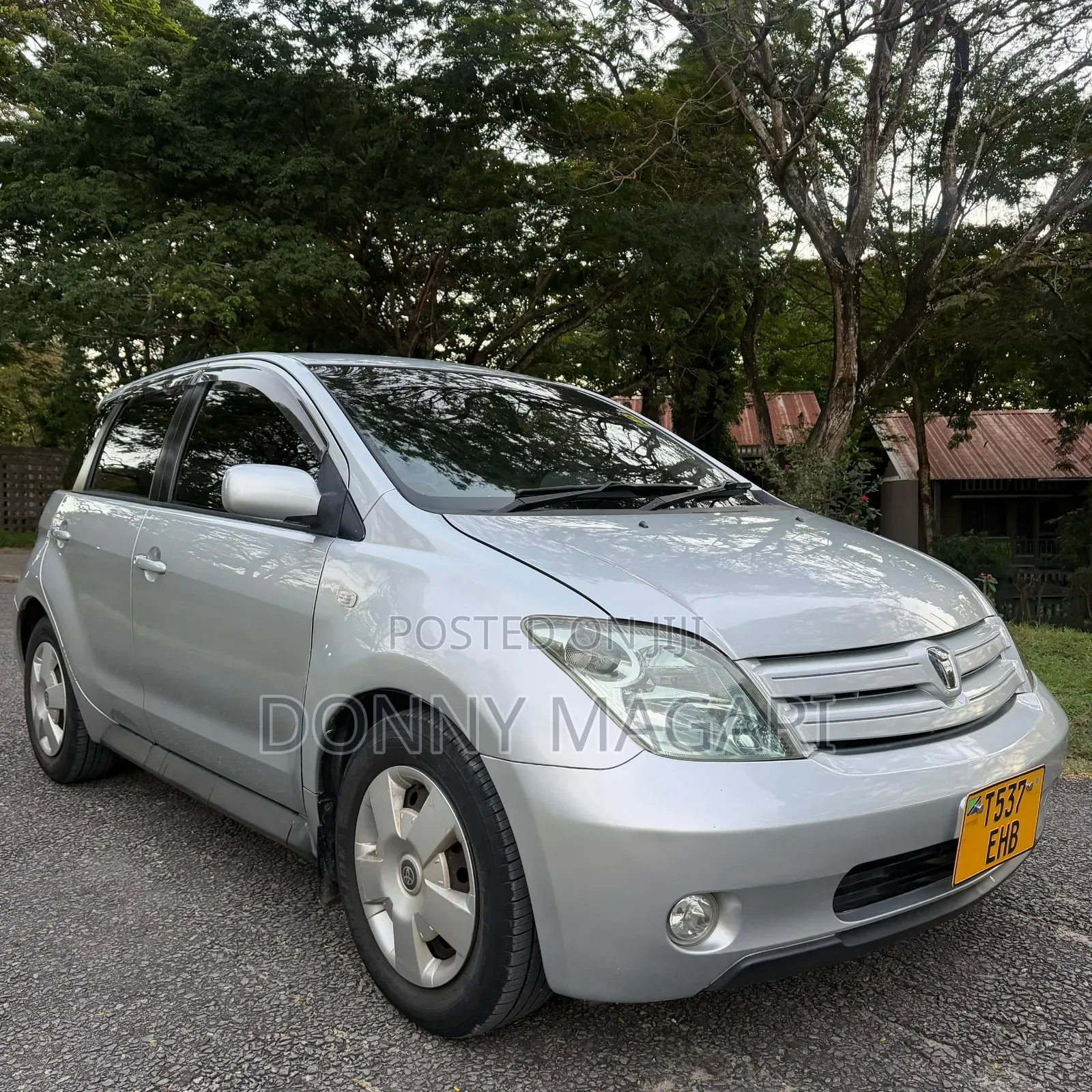 Toyota IST 2004 Silver