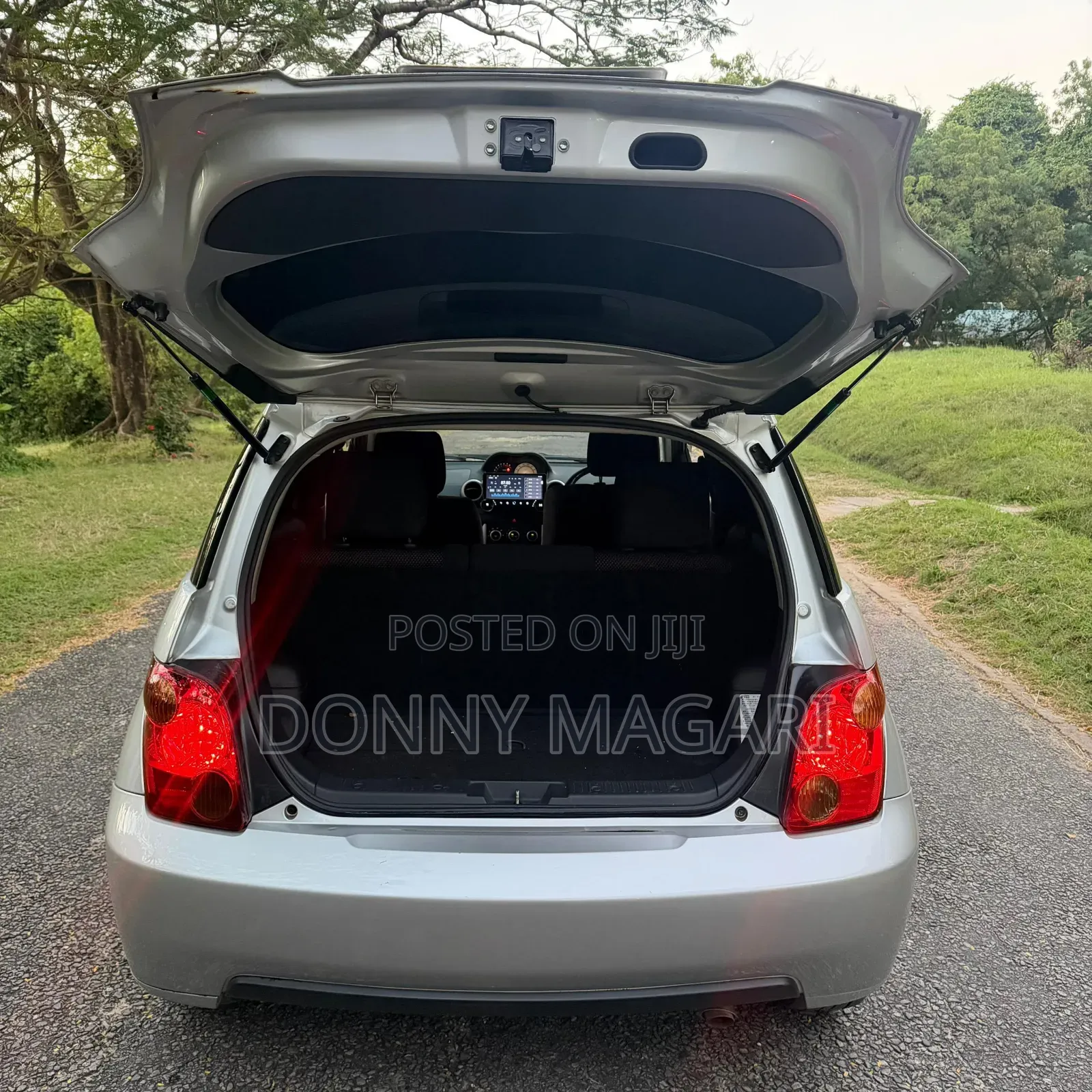 Toyota IST 2004 Silver