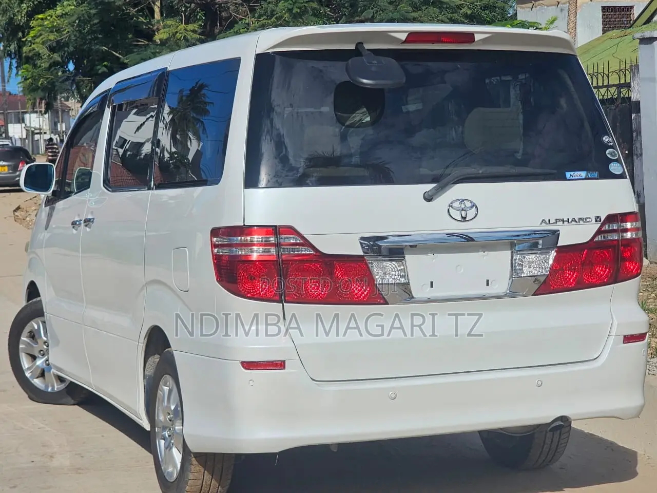 Toyota Alphard 2.4 Petrol FWD 2007 White