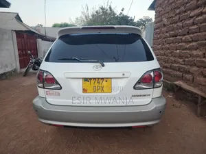 Toyota Harrier 2002 White
