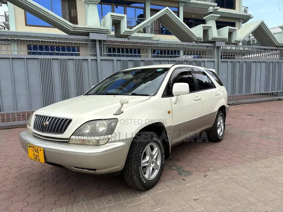 Toyota Harrier 2001 White