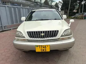 Toyota Harrier 2001 White
