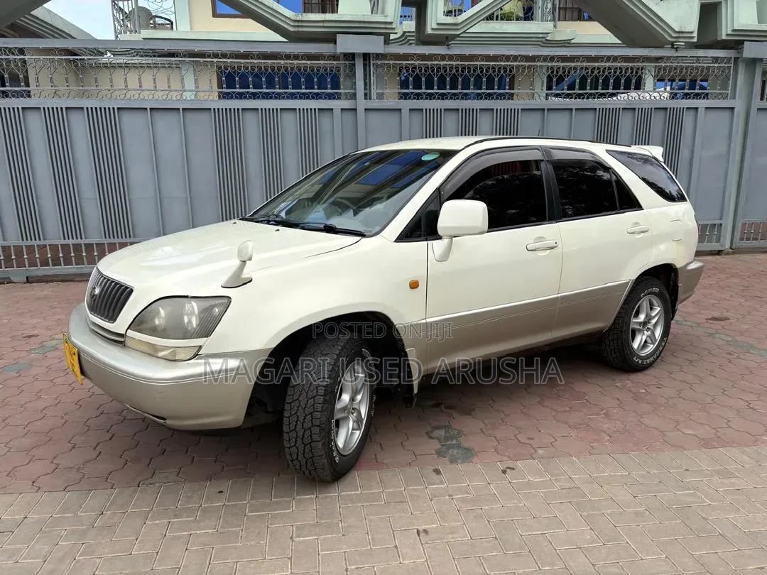 Toyota Harrier 2001 White