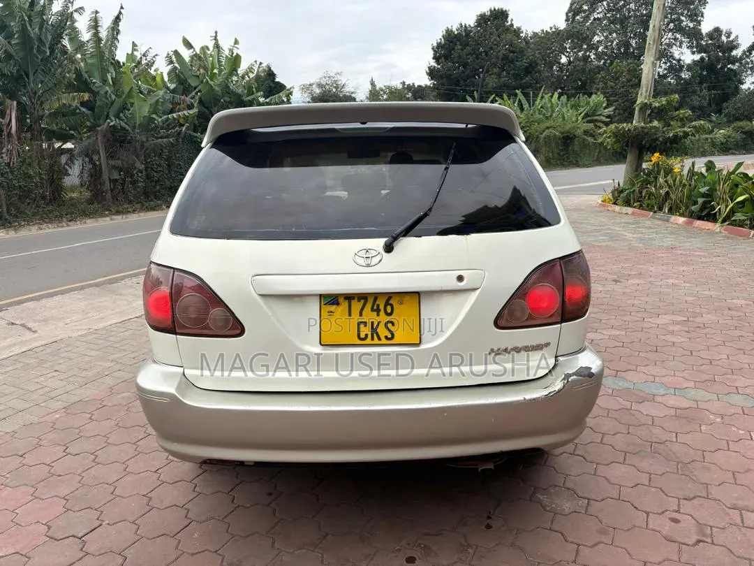 Toyota Harrier 2001 White