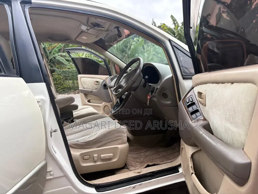 Toyota Harrier 2001 White