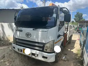 Faw 3 Tone Crane Light Truck