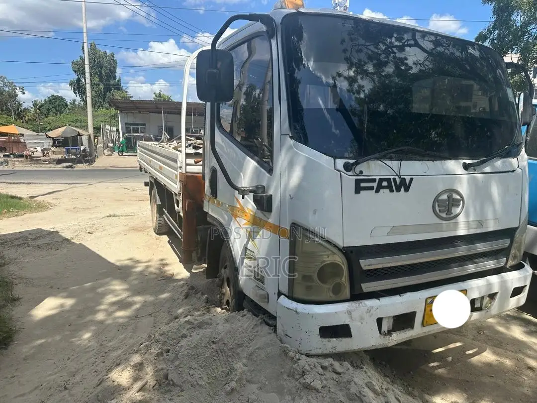 Faw 3 Tone Crane Light Truck