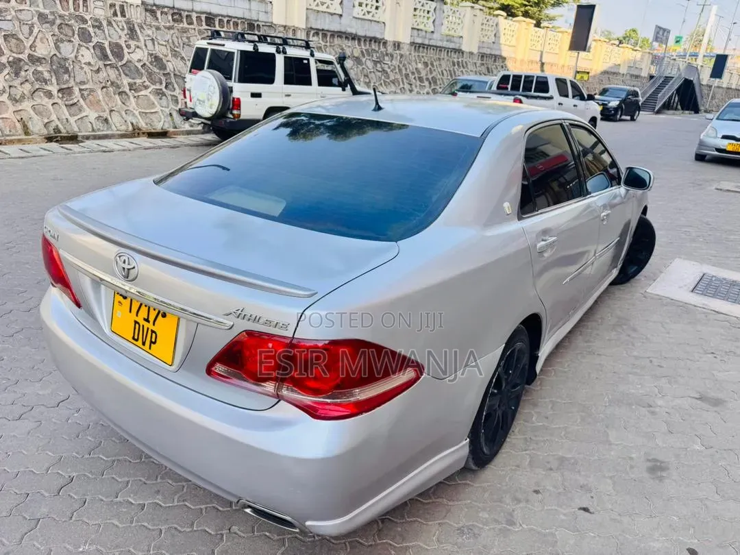 Toyota Crown 2009 Silver