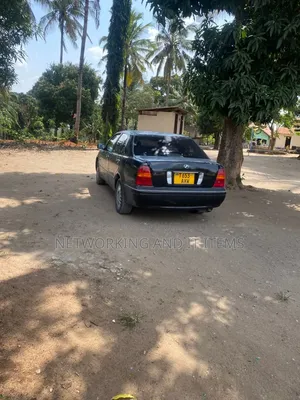 Toyota Progress 2000 Black
