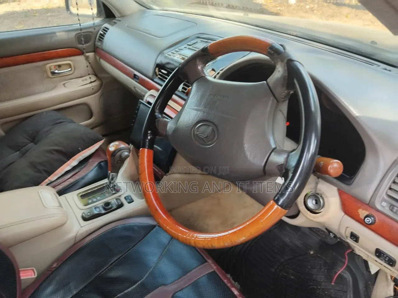 Toyota Progress 2000 Black