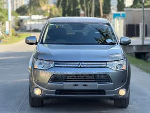 Mitsubishi Outlander 2015 Gray