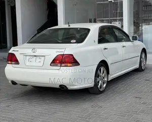 Toyota Crown 2004 White