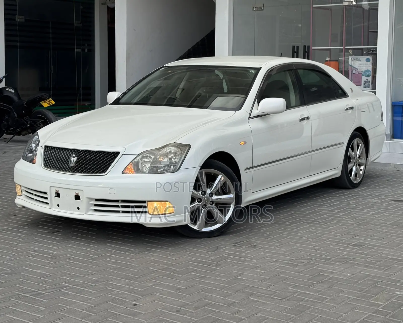 Toyota Crown 2004 White