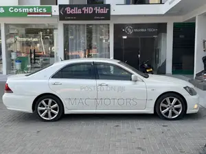 Toyota Crown 2004 White