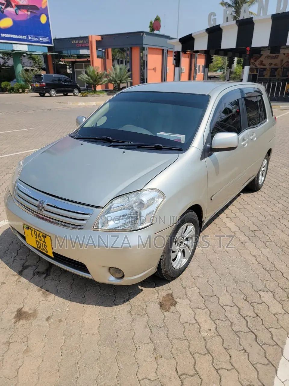 Toyota Raum 2005 Silver