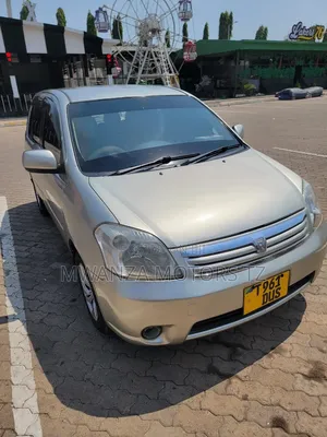 Toyota Raum 2005 Silver