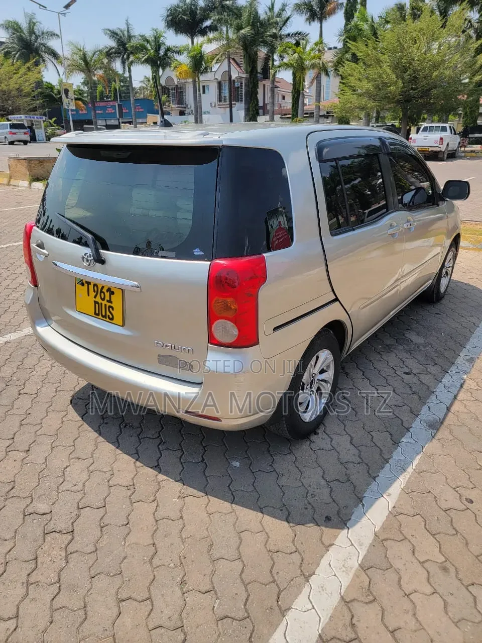 Toyota Raum 2005 Silver