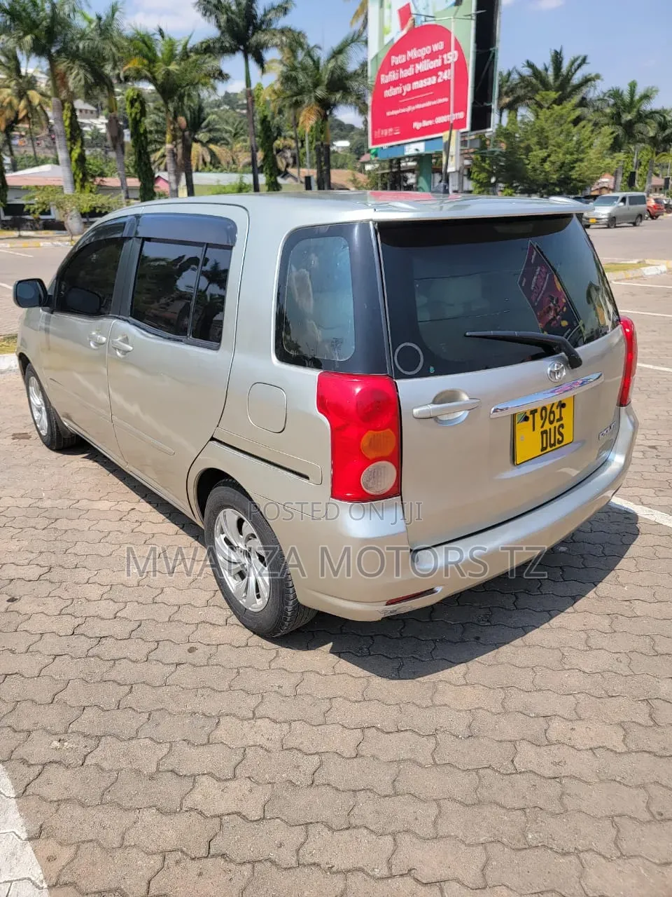 Toyota Raum 2005 Silver