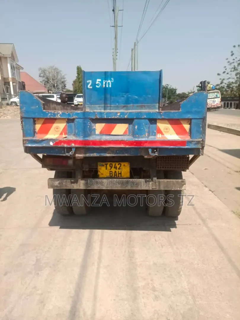 Mitsubish Canter Tipper