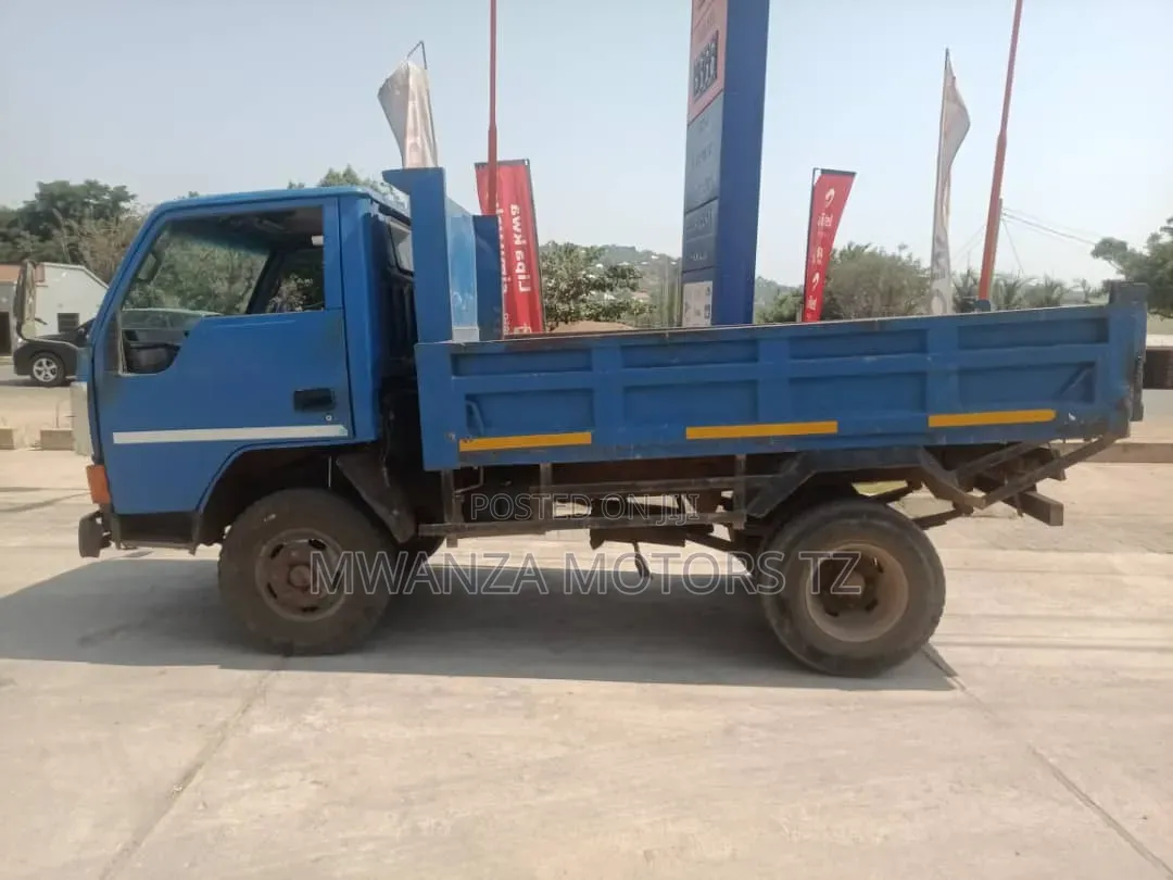 Mitsubish Canter Tipper