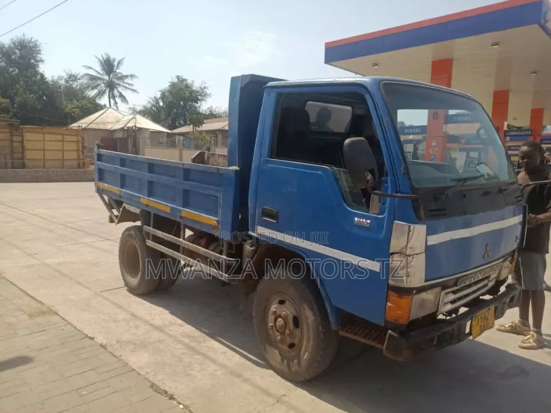 Mitsubish Canter Tipper