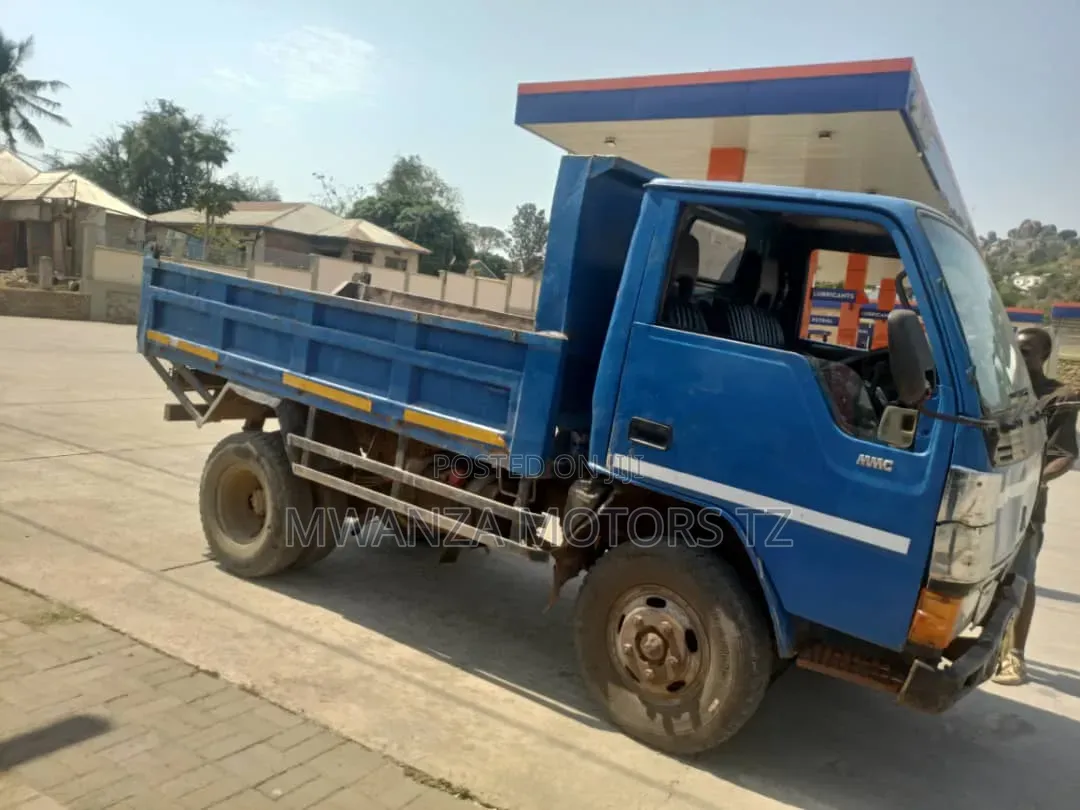 Mitsubish Canter Tipper