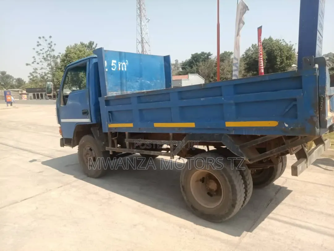Mitsubish Canter Tipper