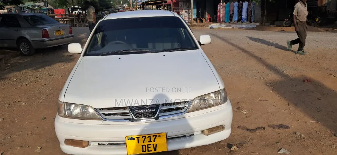 Toyota Carina 2000 White