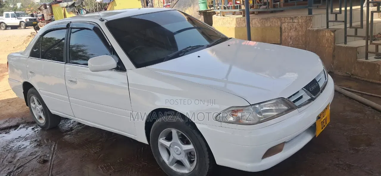 Toyota Carina 2000 White
