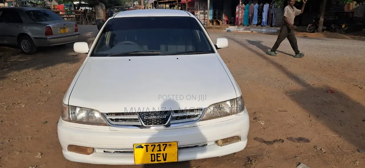 Toyota Carina 2000 White