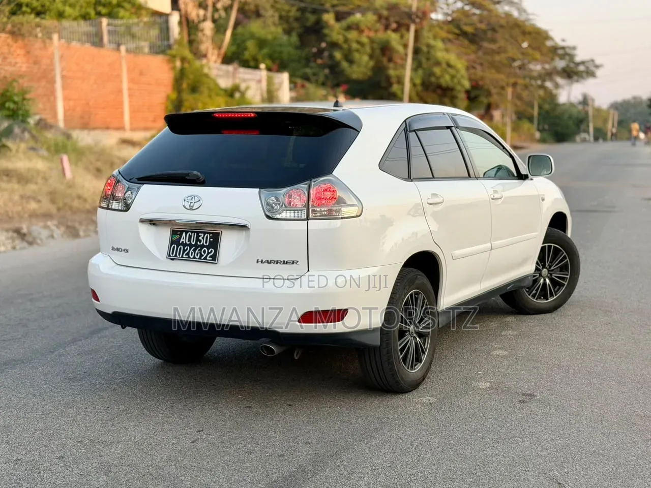 Toyota Harrier 2004 White