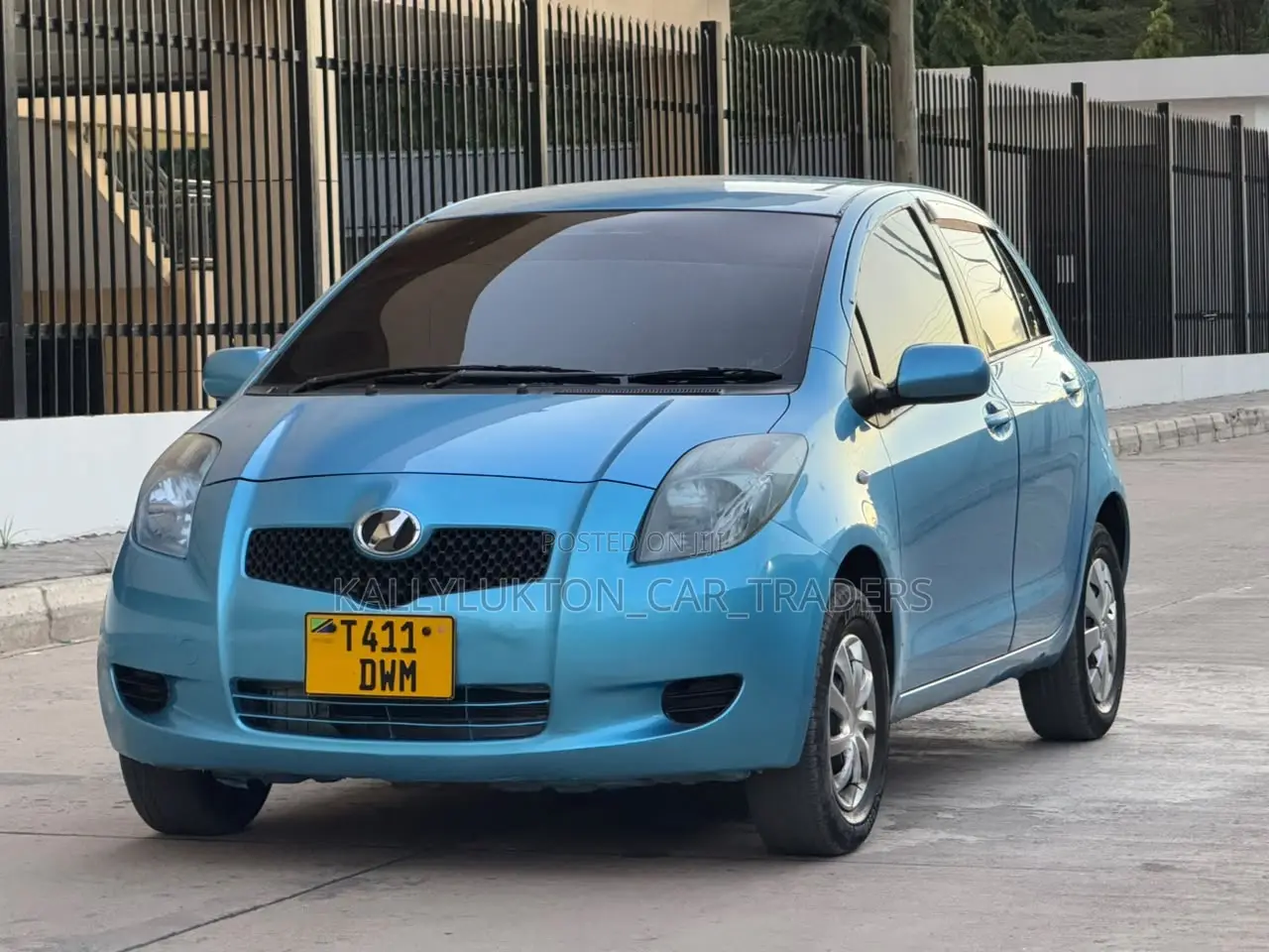 Toyota Vitz 2008 Blue