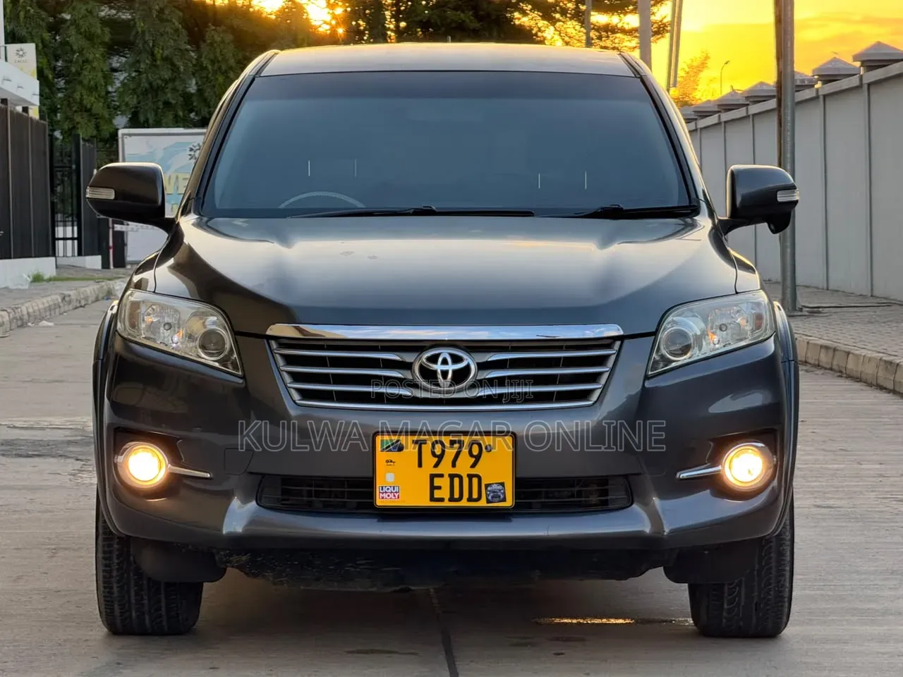 Toyota Vanguard 2010 White