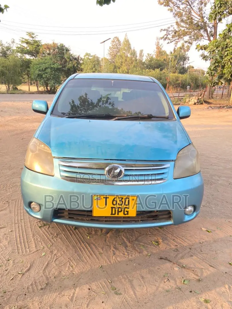 Toyota Raum 2006 Blue