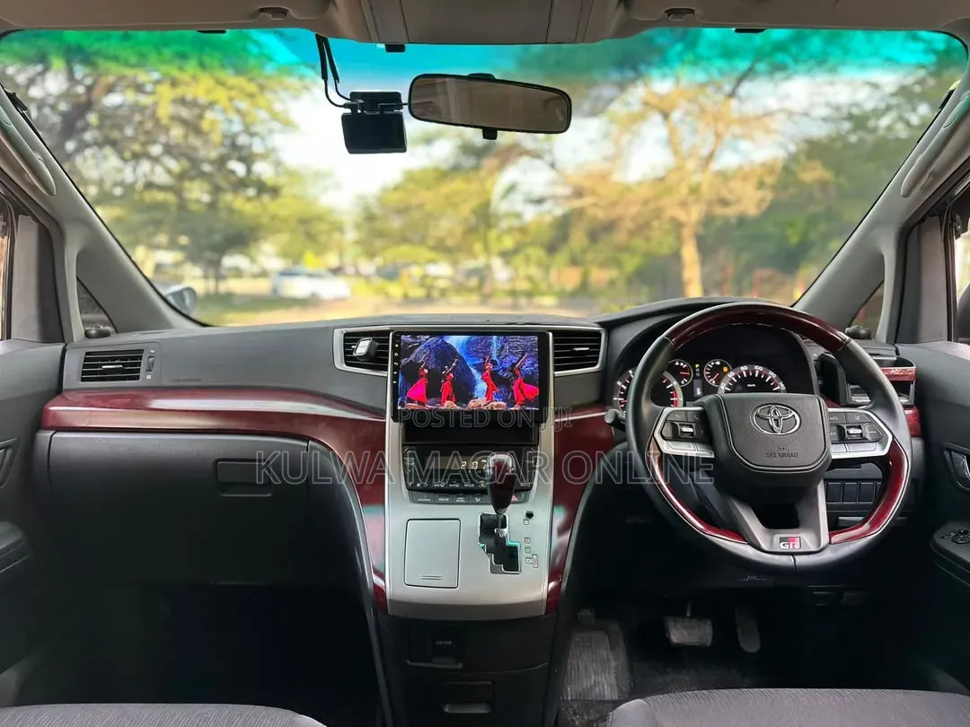 Toyota Alphard 2010 White