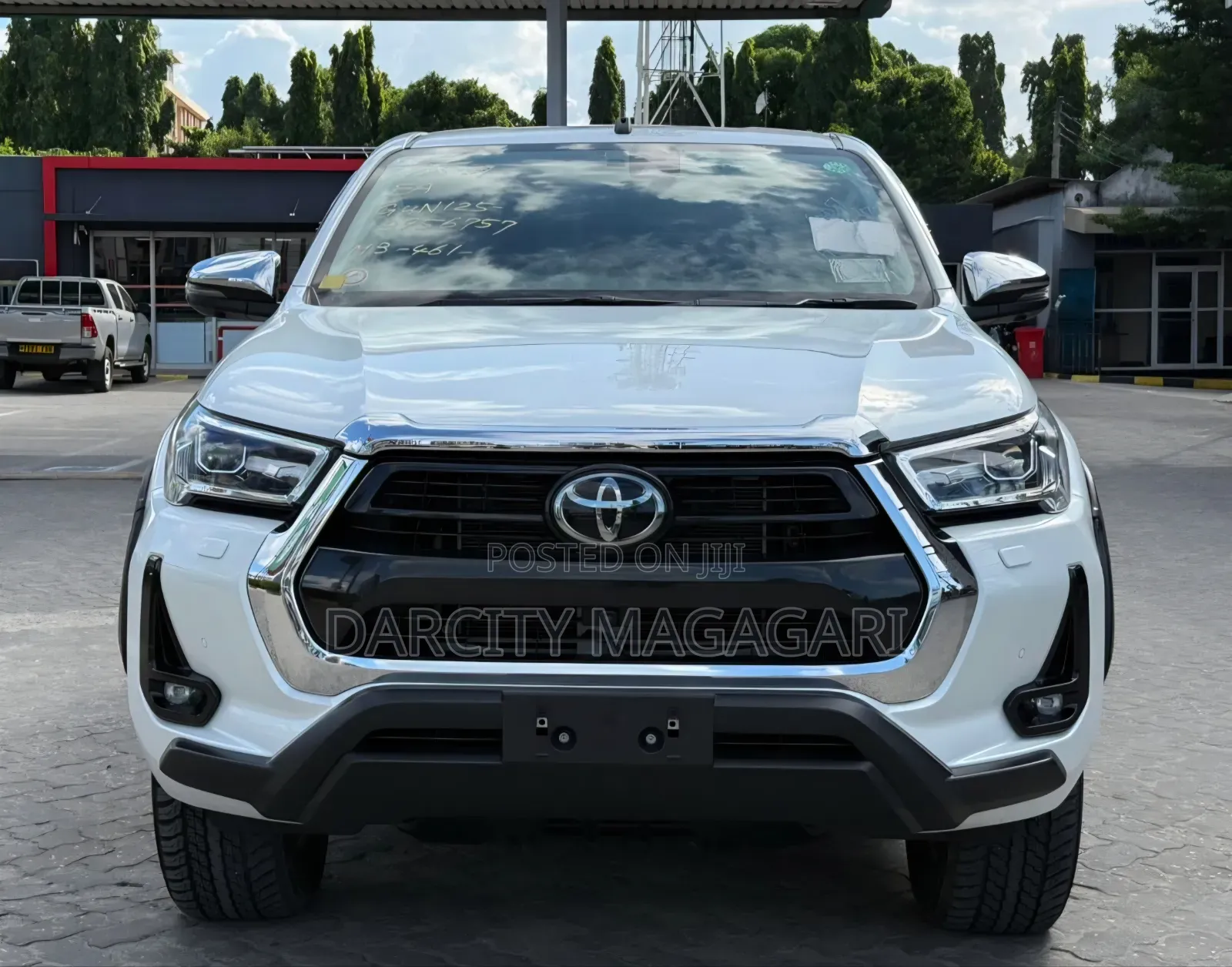 Toyota Hilux 2024 White